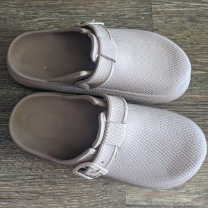 Brand new clogs